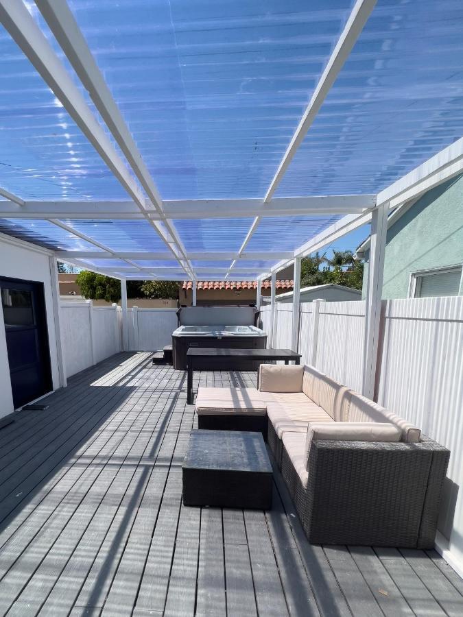 Luxury Villa With Hot Tub! Walk To Beach & Bars Long Beach Exterior foto